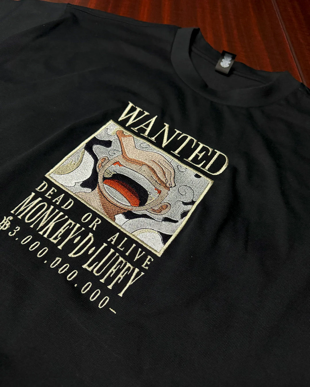 [PREMIUM] Luffy WANTED - Embroidery T-Shirt - Image 3